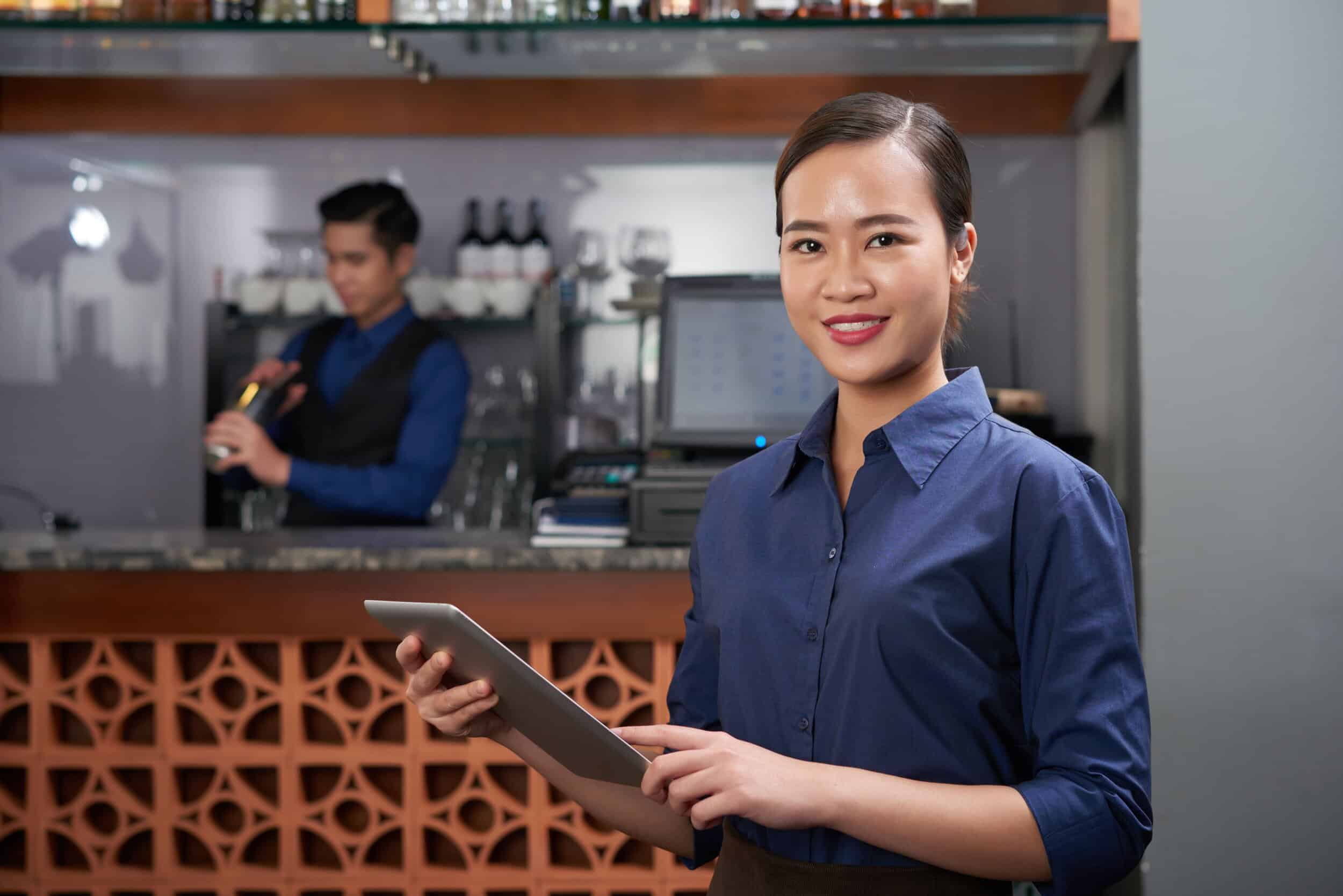 Muncitori internaționali pentru HoReCa: bucătari, ajutor bucătari, patiseri-cofetari, ospătari, spălători vase